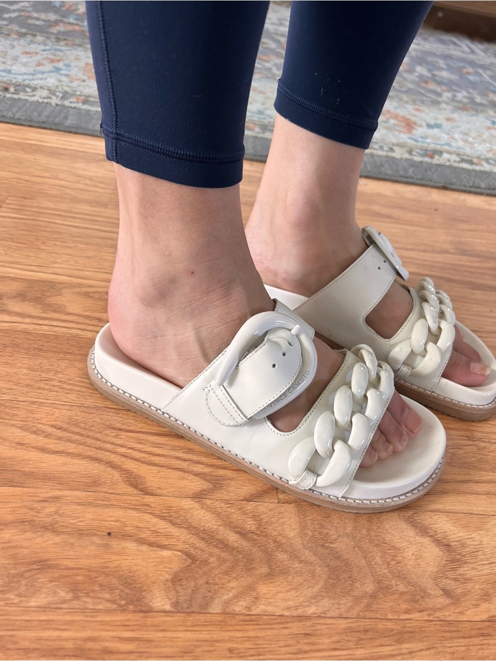 Vince Camuto white chain chained link leather slides Sandals 6.5
